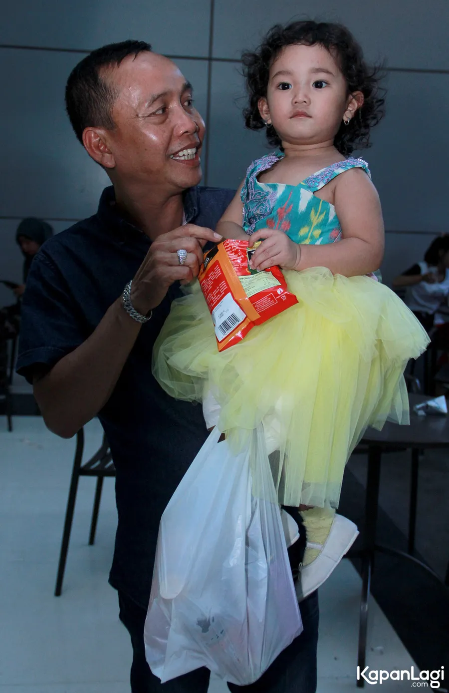 Ayah Rozak buka-bukaan tentang masalah anaknya dengan Pesbukers. ©KapanLagi.com