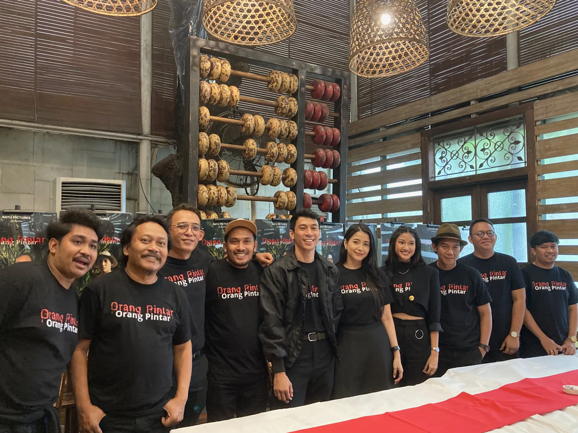 Cerita Film Orang Pintar