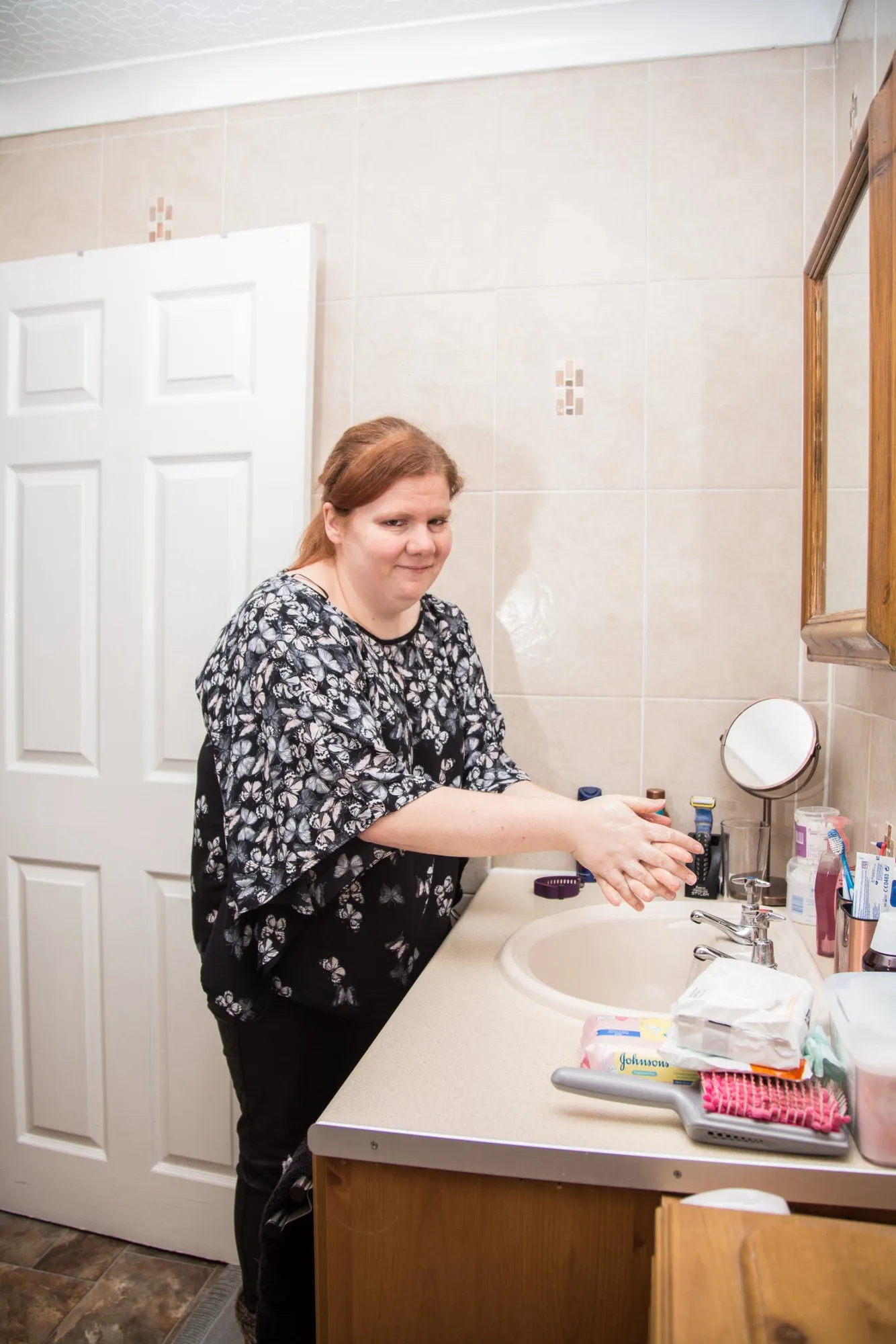 Trimethylaminuria disebabkan oleh tidak berfungsinya enzim FMO3 yang dapat memecah kolin sebagai sumber bau badan © metro.co.uk