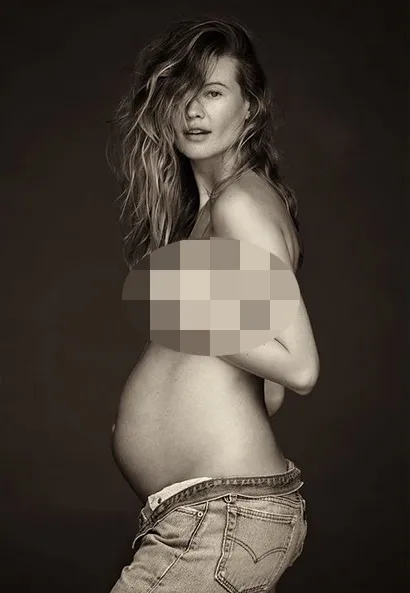 Behati Prinsloo © Instagram