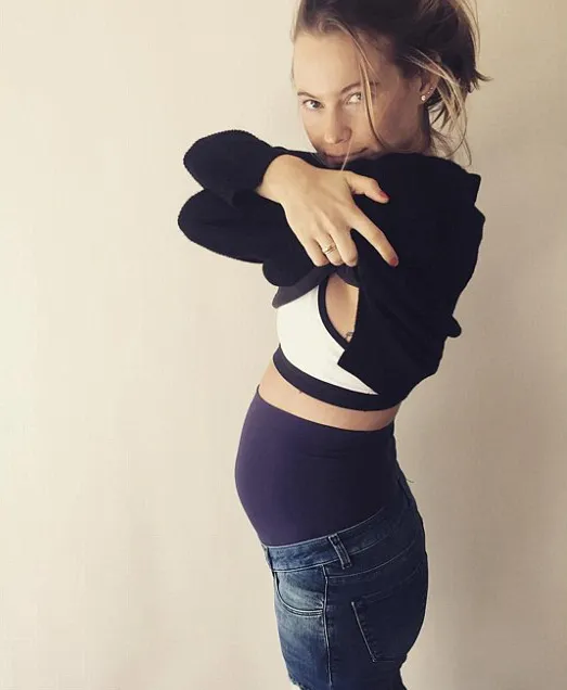Behati hamil anak perempuan © instagram.com/behatiprinsloo