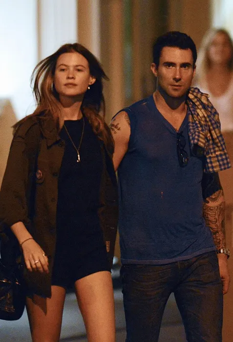 Behati dan Adam @ justjared.com
