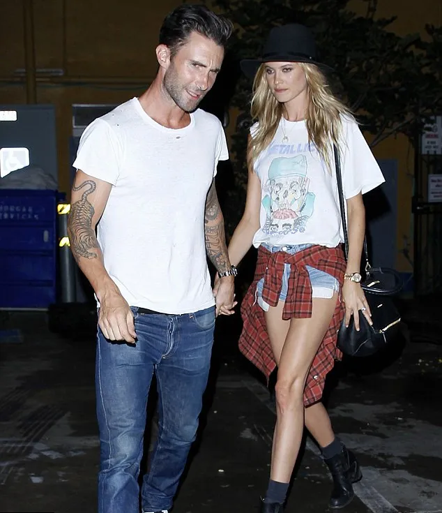 Adam Levine - Behati Prinsloo @ dailymail.co.uk