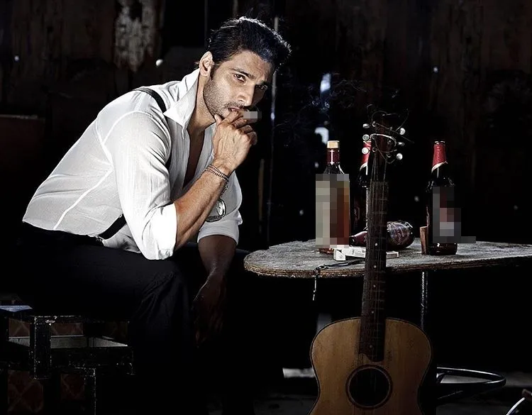 Aham Sharma jalani pemotretan dan berbagi di sosial media. ©instagram.com/1ahamsharma