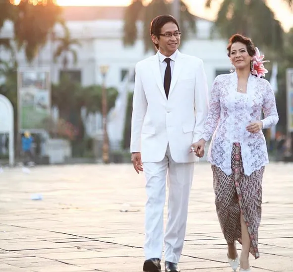 Addie MS dan Memes rayakan anniversary pernikahan mereka yang ke-29 © Instagram.com/addiems999