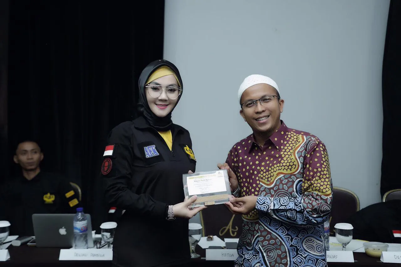 Selain dunia entertainment, Ade Fitrie pun tengah disibukkan dengan rutinitasnya sebagai ketua YPPA © KapanLagi.com/Nuzulur Rakhmah