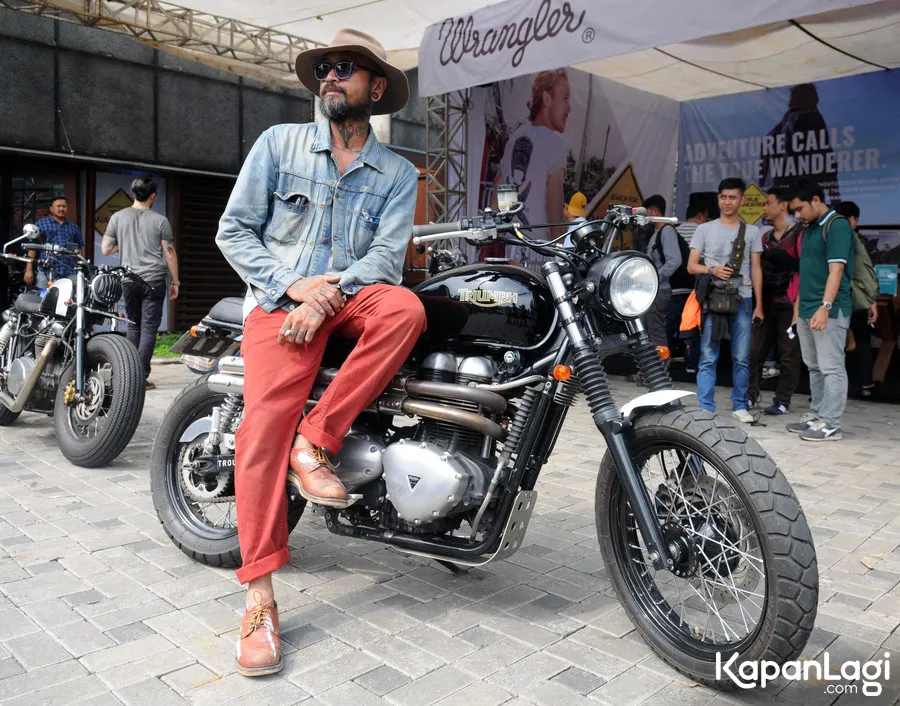 Ade pengen punya motor limited adition © KapanLagi.com®/Bayu Herdianto