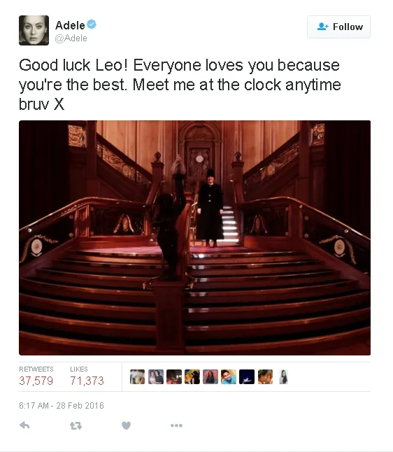 Adele unggah foto sedang menunggu 'Jack' di spot jam di tangga kapal TITANIC. / ©Adele Official Twitter