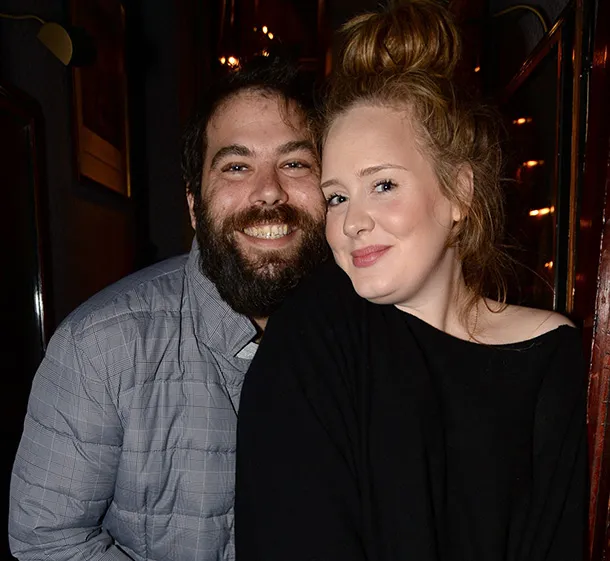 Adele dan Simon akan segera tunangan! © hellomagazine.com