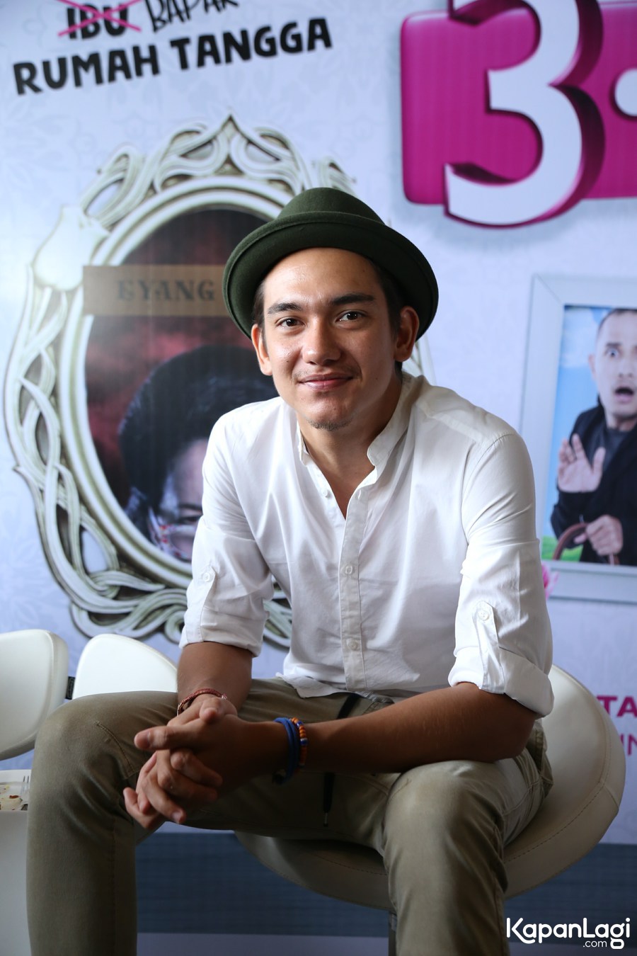 Adipati Dolken nanti akan menghabiskan lebaran hanya berdua bersama sang Ayah © KapanLagi.com/Agus Apriyanto