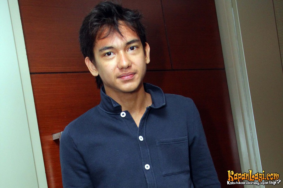 Adipati Dolken Ingin Berangkatkan Haji Orang Tua 