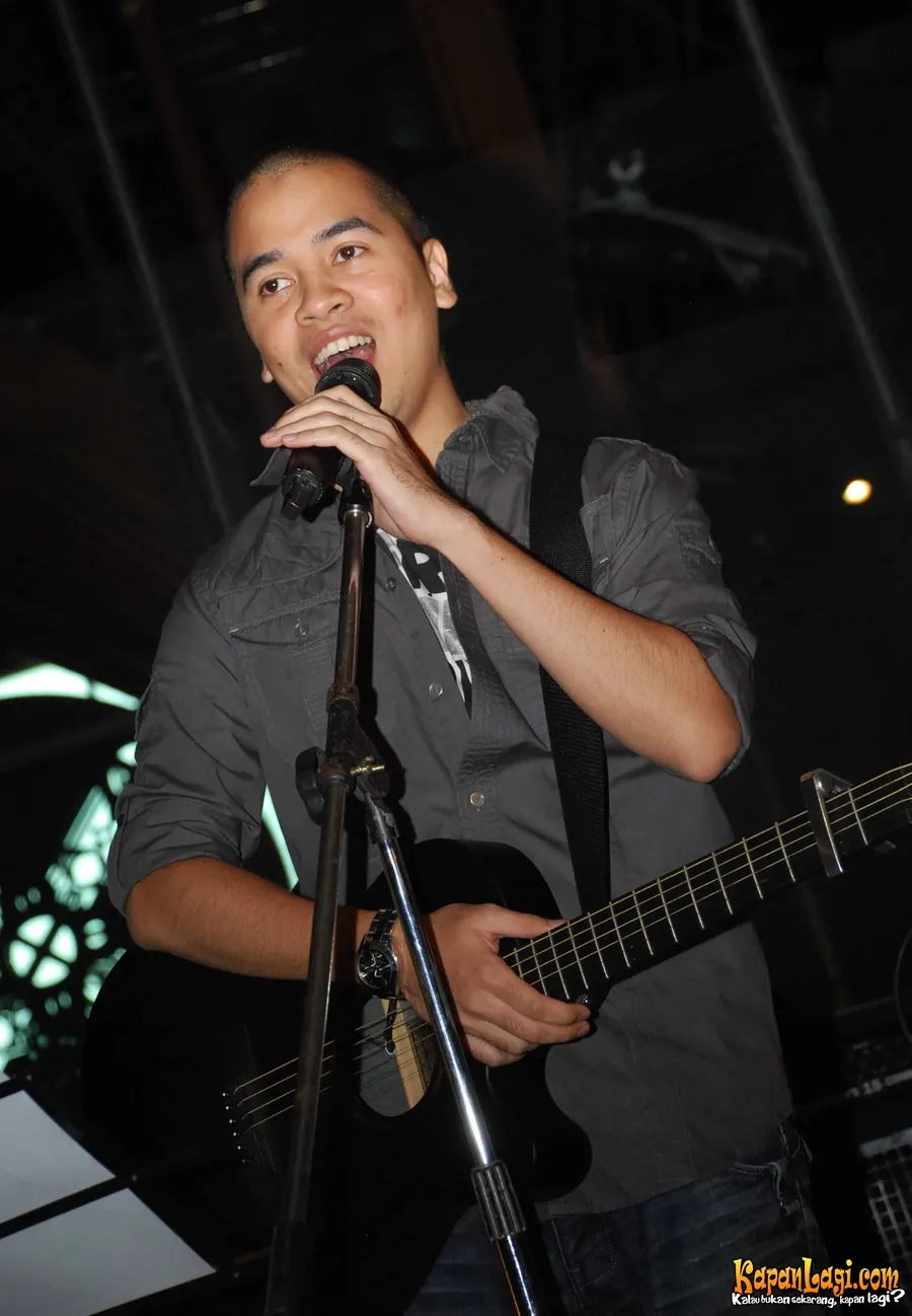 Aditya bawa pesan sosial di lagu Bertahanlah