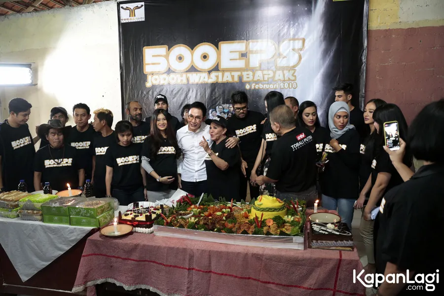 Selamat kepada tim sinetron Jodoh Warisan Bapak © KapanLagi.com®/Muhammad Akrom Sukarya