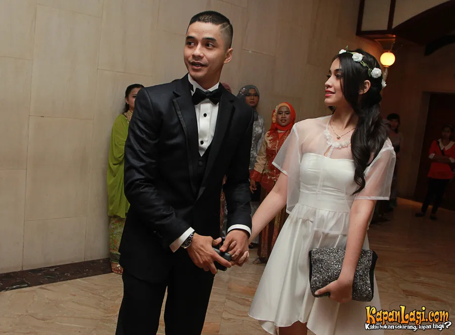 Adly Fairuz dan Dina Anjani mengungkap rencana pernikahan.