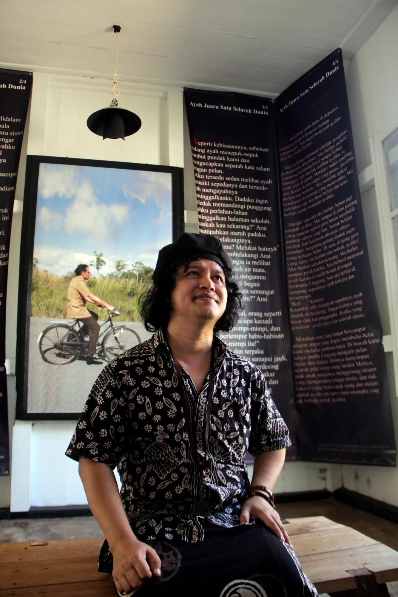 Andrea Hirata mengungkap di mana Verrys dimakamkan. ©KapanLagi.com®