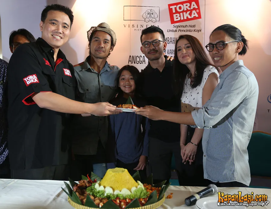Julie Estelle dan pemain 'FILOSOFI KOPI' ©Budy Santoso