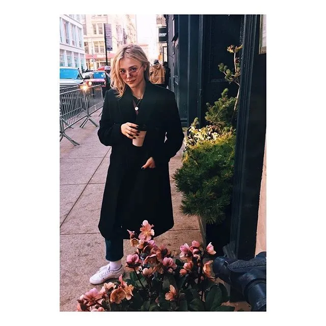 (c) instagram/chloegmoretz