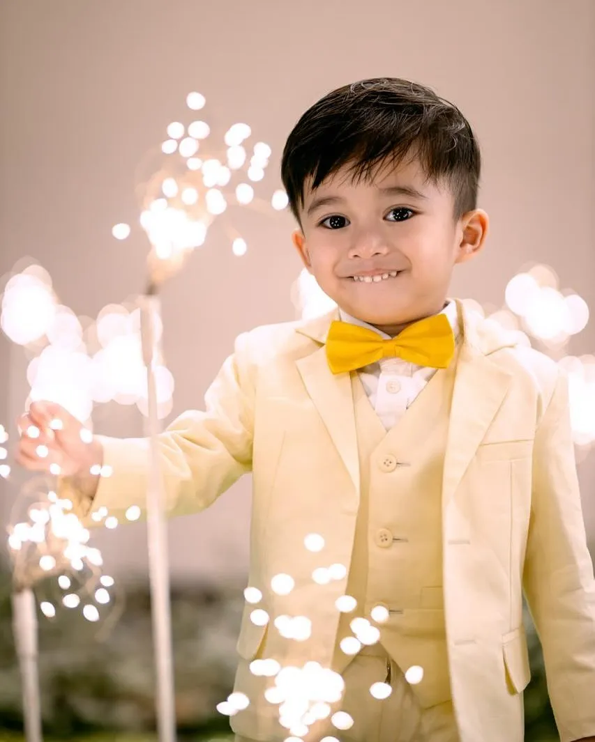 Potret Adzam di Pernikahan Adik Nathalie Holscher (Credit: Instagram/adzamadriansyahh)