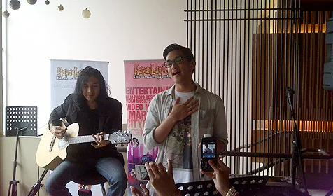 Afgan menyanyikan lagu spesial untuk Afganisme dan KapanLagi.com®