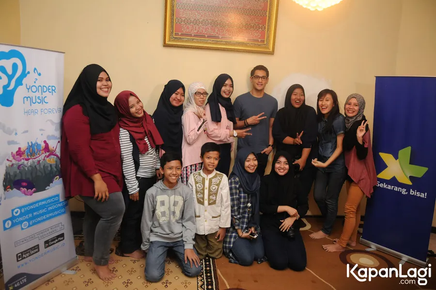 Afgan kunjungi rumah salah satu penggemarnya © KapanLagi.com®/Bayu Herdianto