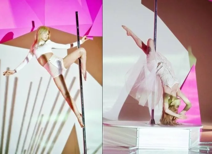 Jung Ah dan Nana tampil seksi ketika melakukan pole dance.