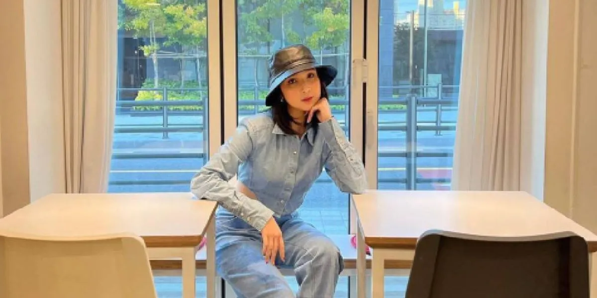 Agatha Pricilla ft. Mondo Gascoro - LEPAS BERDANSA