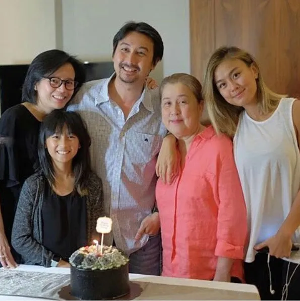 Agnes Monica rayakan ultah bareng keluarga © Instagram.com/rizma_aquino