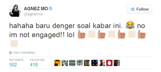 Agnes bantah dirinya sudah bertunangan. ©twitter/agnezmo