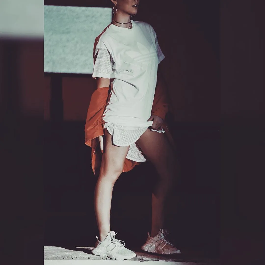 Casual sporty yang Agnez Mo banget. (Credit: instagram.com/agnezmo)