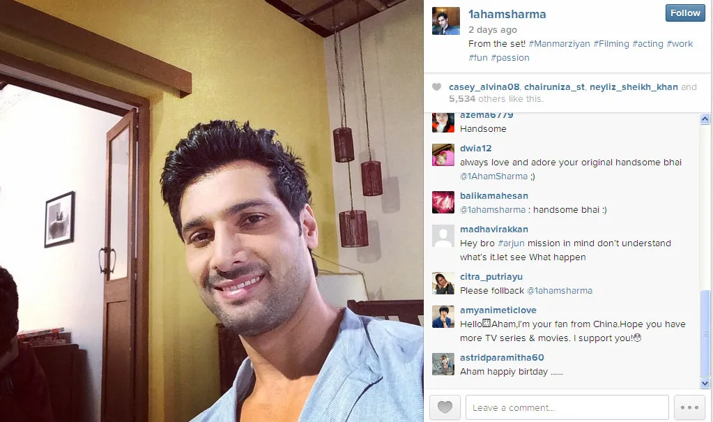 Ini dia selfie ganteng Aham Sharma yang mampu menyita perhatian fans hingga Isabella Fawzi @instagram.com/1ahamsharma