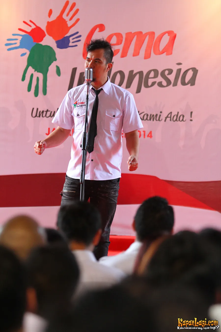 Ahmad Dhani aktif sebagai tim kampanye Prabowo - Hatta.