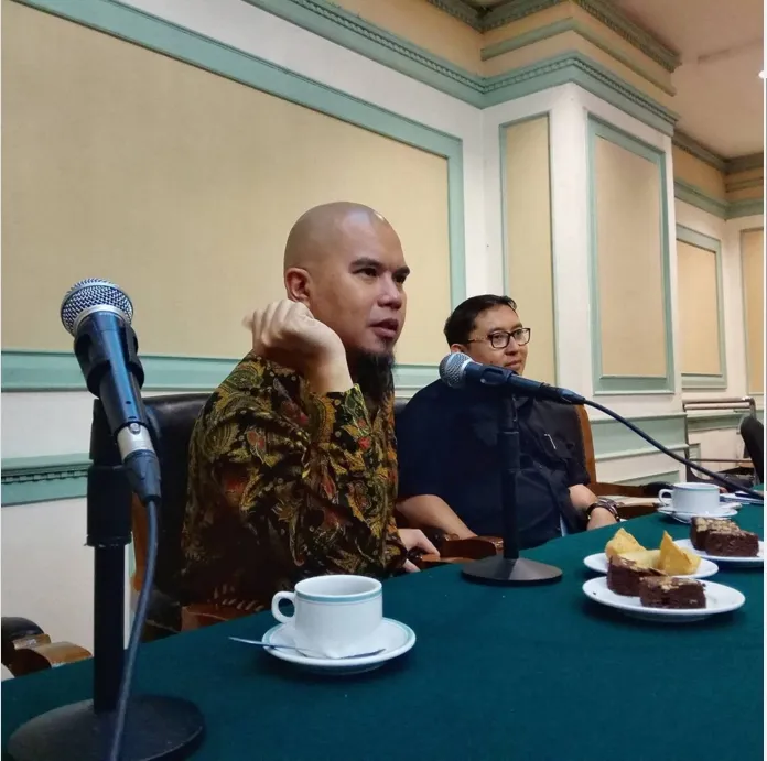 Ahmad Dhani merilis video klip Sang Penista pada Selasa (18/04) di Grand Sahid Hotel © instagram.com/ahmaddhaniprast