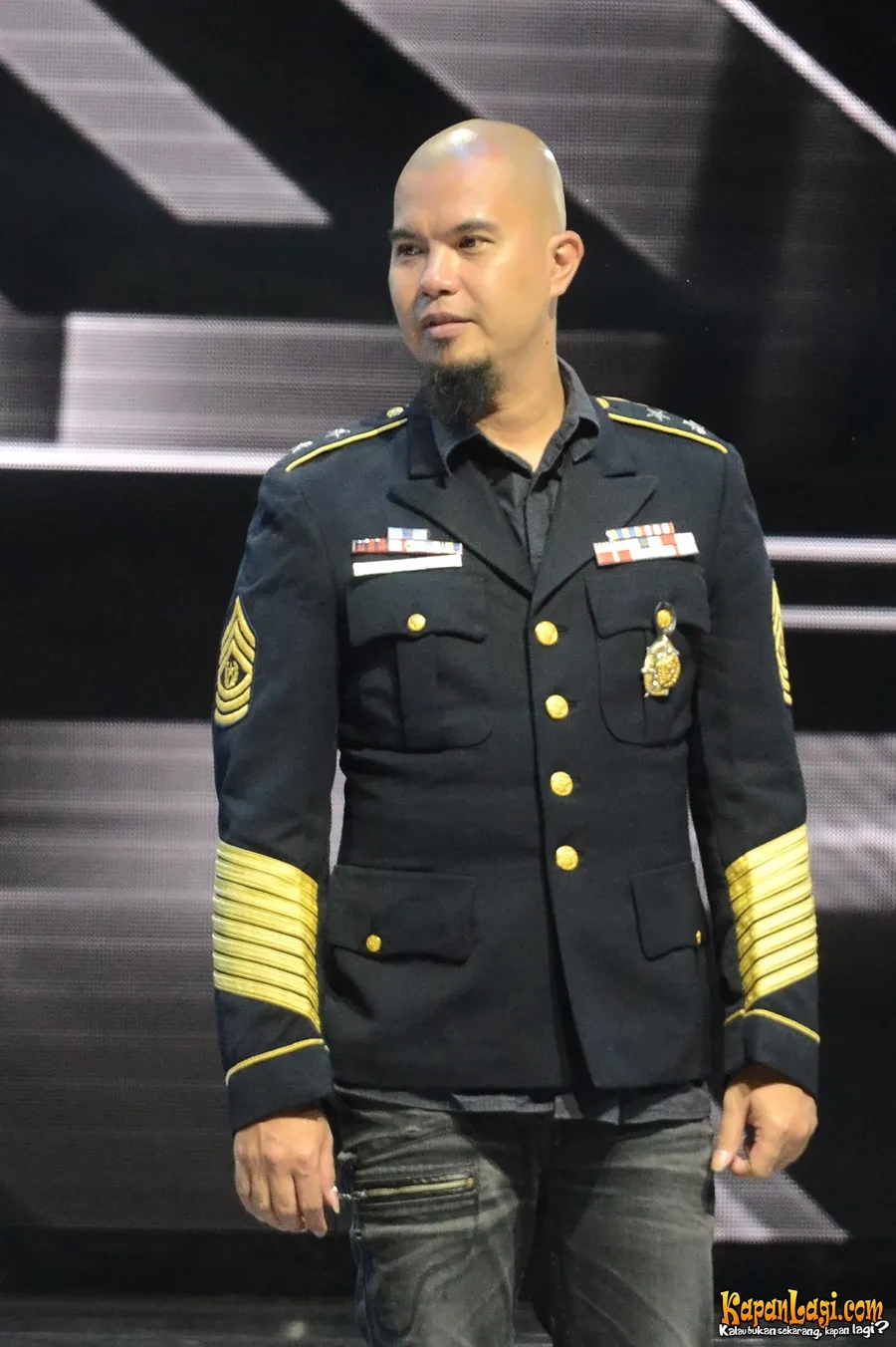 Menjelang sidang perdana kasus Farhat Abbas vs Ahmad Dhani. ©KapanLagi.com®/Bambang E Ros