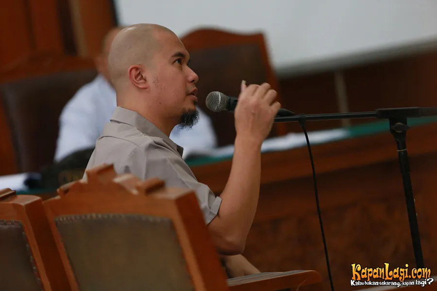 Dhani menyebut keluarganya sebagai keluarga tukang pukul di pengadilan. ©KapanLagi.com/Agus Apriyanto