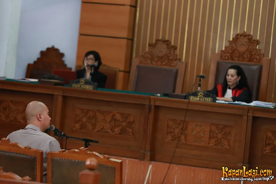 Dhani berniat lapor ke Kejaksaan Tinggi karena Farhat Abbas terus menulis tweet. ©KapanLagi.com/Agus Apriyno