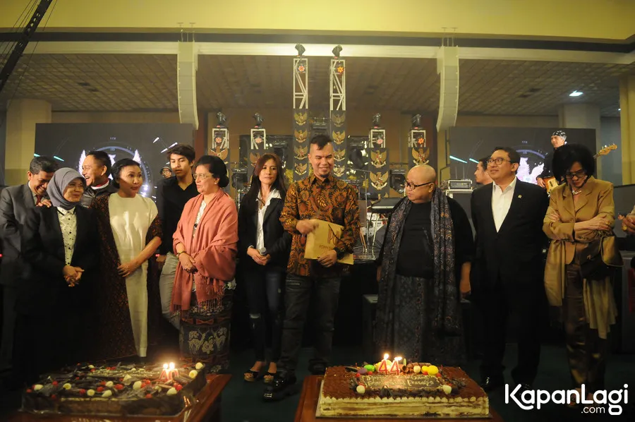 Ahmad Dhani rayakan ulang tahun di DPR berbarengan dengan peringatan 70 tahun Pancasila. ©KapanLagi.com/Bayu Herdianto