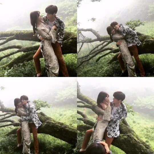 Foto Ahn Jae Hyun dan Goo Hye Sun saat pemotretan © Marie Claire