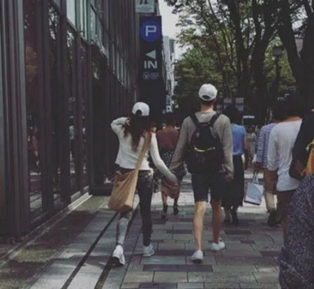Ahn Jae Hyun dan Goo Hye Sun liburan ke Jepang. ©allkpop.com