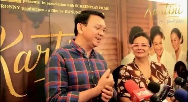 Ahok memuji film KARTINI garapan Hanung Bramantyo karena mampu menghadirkan suasana zaman dulu dengan baik © instagram.com/hanungbramantyo