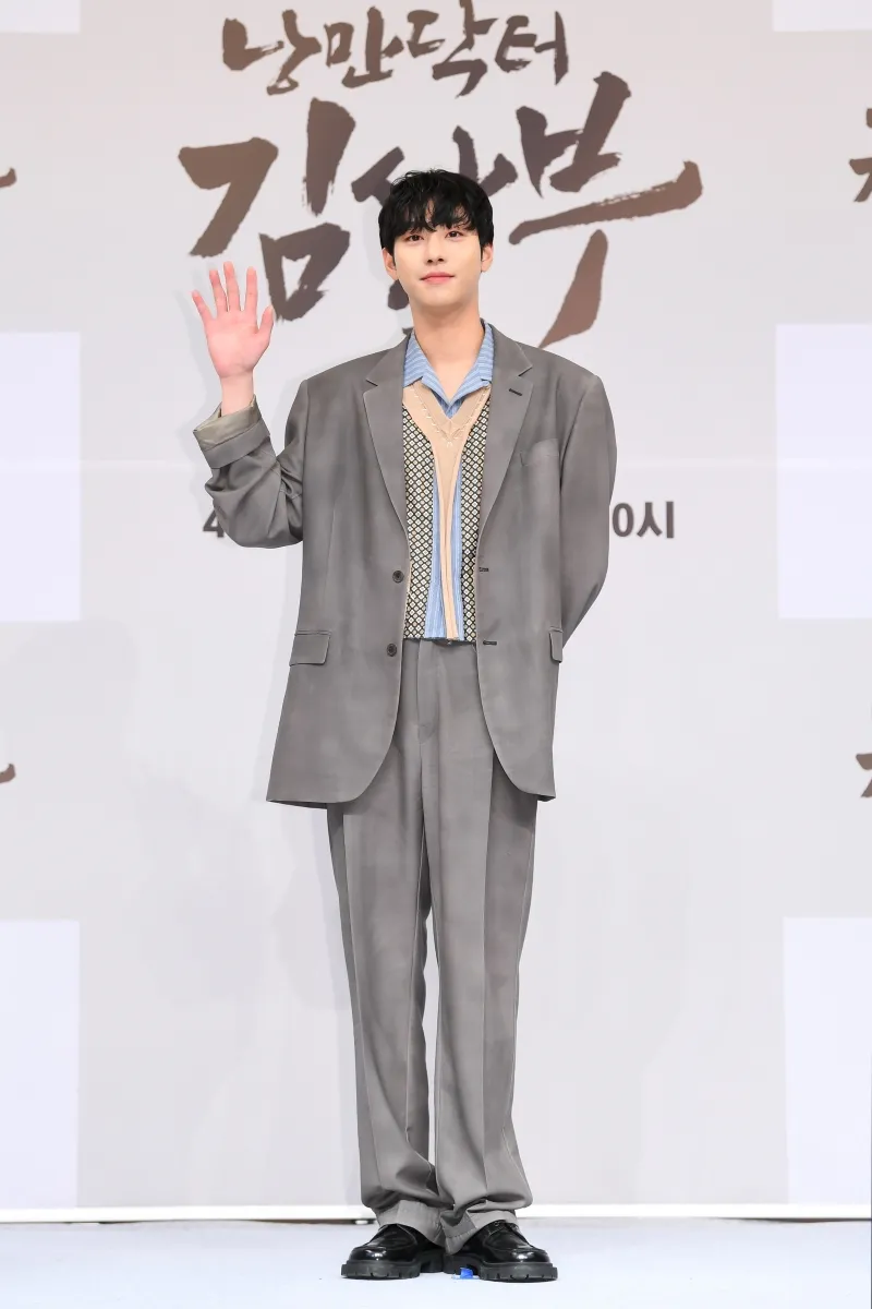 Kesan Lee Sung Kyung dan Ahn Hyo Seop Memasuki Babak Baru di DR. ROMANTIC 3 / Credit Foto: SBS