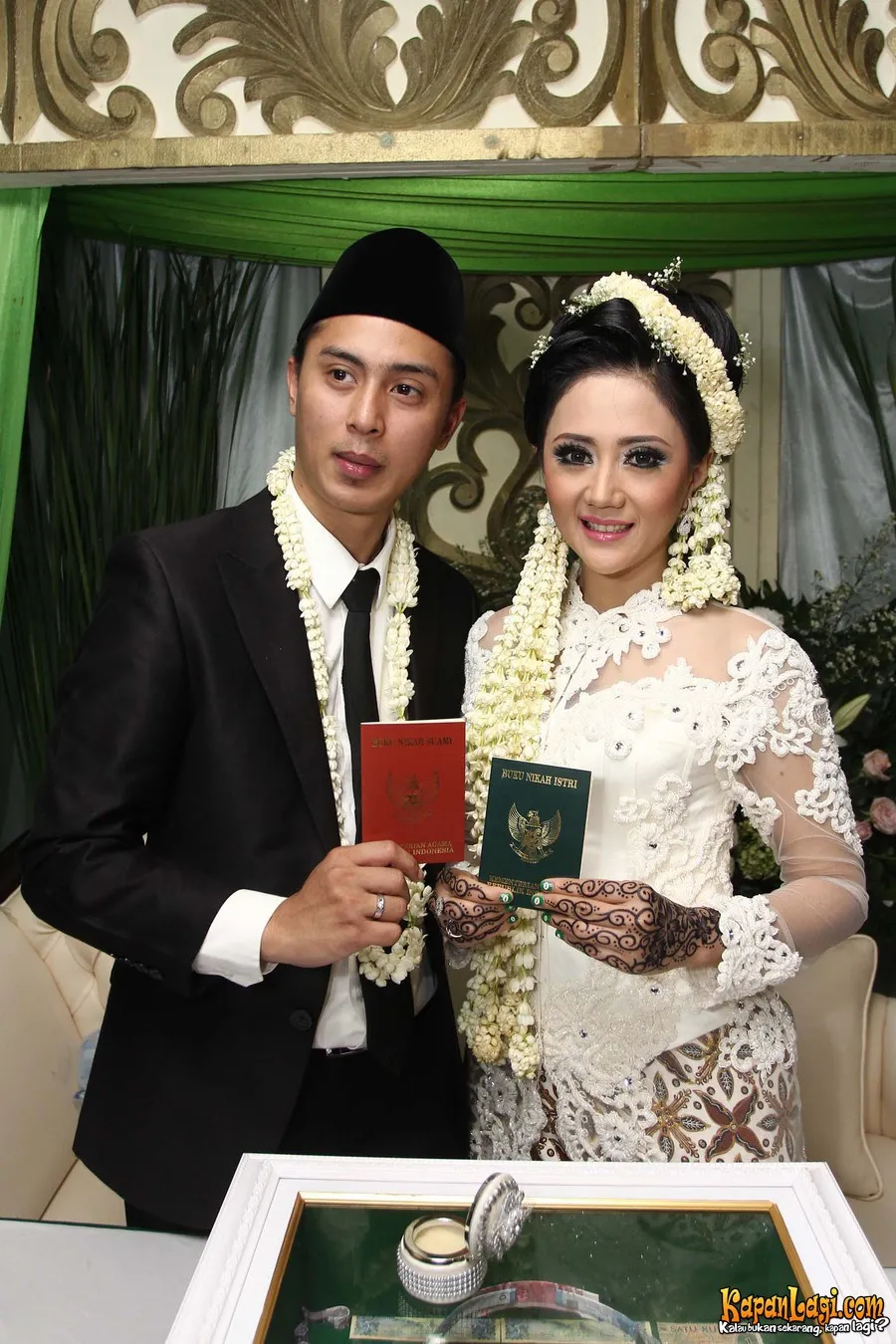 Aida Saskia dan suami Foto: KapanLagi.com/Hendra