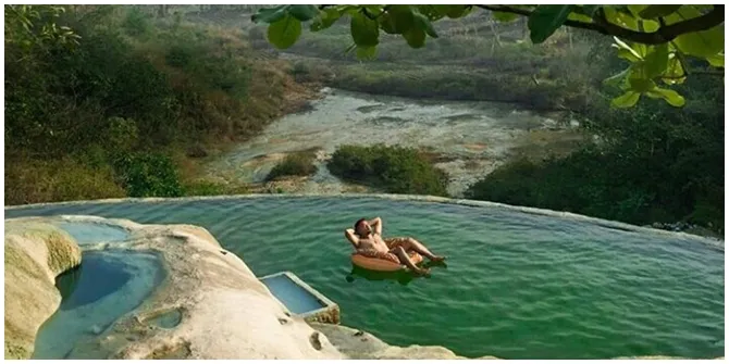 Salah satu tempat wisata di Bogor yang dapat dinimkmati untuk menghilangkan rasa capek atau penat ialah Wisata Air Panas Ciseeng Bogor.