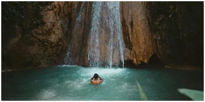 Air Terjun Kedung Pedut obyek wisata yang menyuguhkan alamnya berupa air terjun dua warna