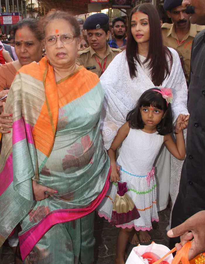 Aishwarya berdoa di Kuil di hari ultahnya yang ke-44 ©NDTV