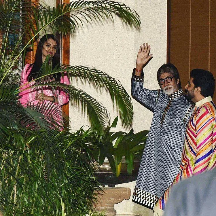 Pandangan Abhishek ke Aishwarya, bikin meleleh... ©pinkvilla