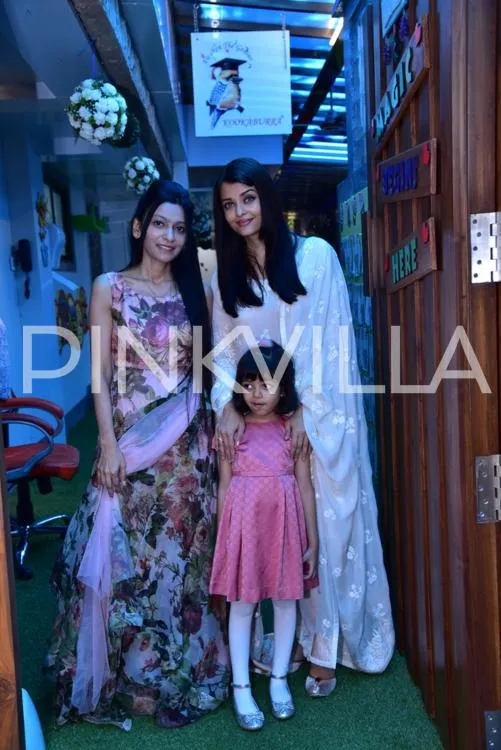 Aish dan Aaradhya menghadiri launching sekolah playgroup © Pinkvilla.com