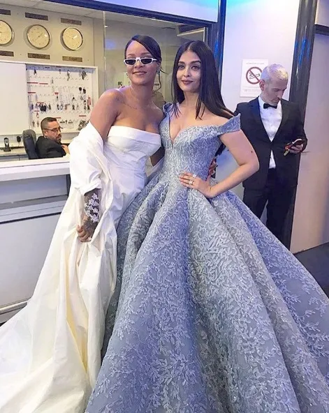 Rihanna dan Aishwarya, siapa lebih cantik? ©pakistanstreetstyle