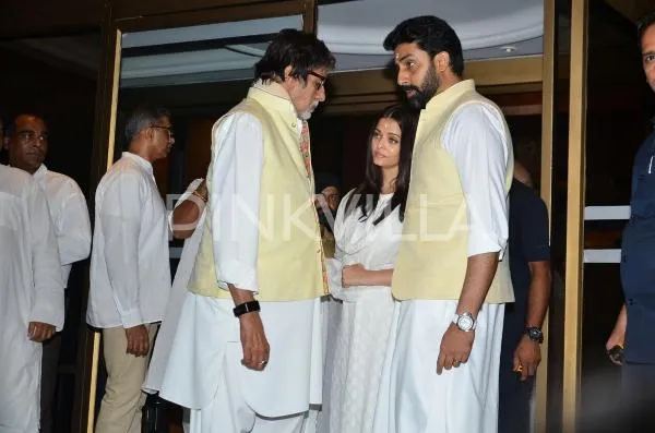 Abhishek Bachchan terus dampingi Aishwarya Rai selama proses pemakaman ©pinkvilla