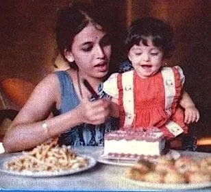 Aishwarya kecil, sudah cantik ya? ©lightscamerabollywood.com