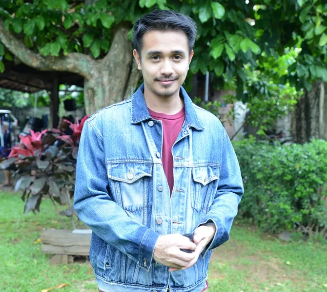 Ajun menolak dengan tegas tawaran temannya yang menawari narkoba. © KapanLagi.com/Bayu Herdianto